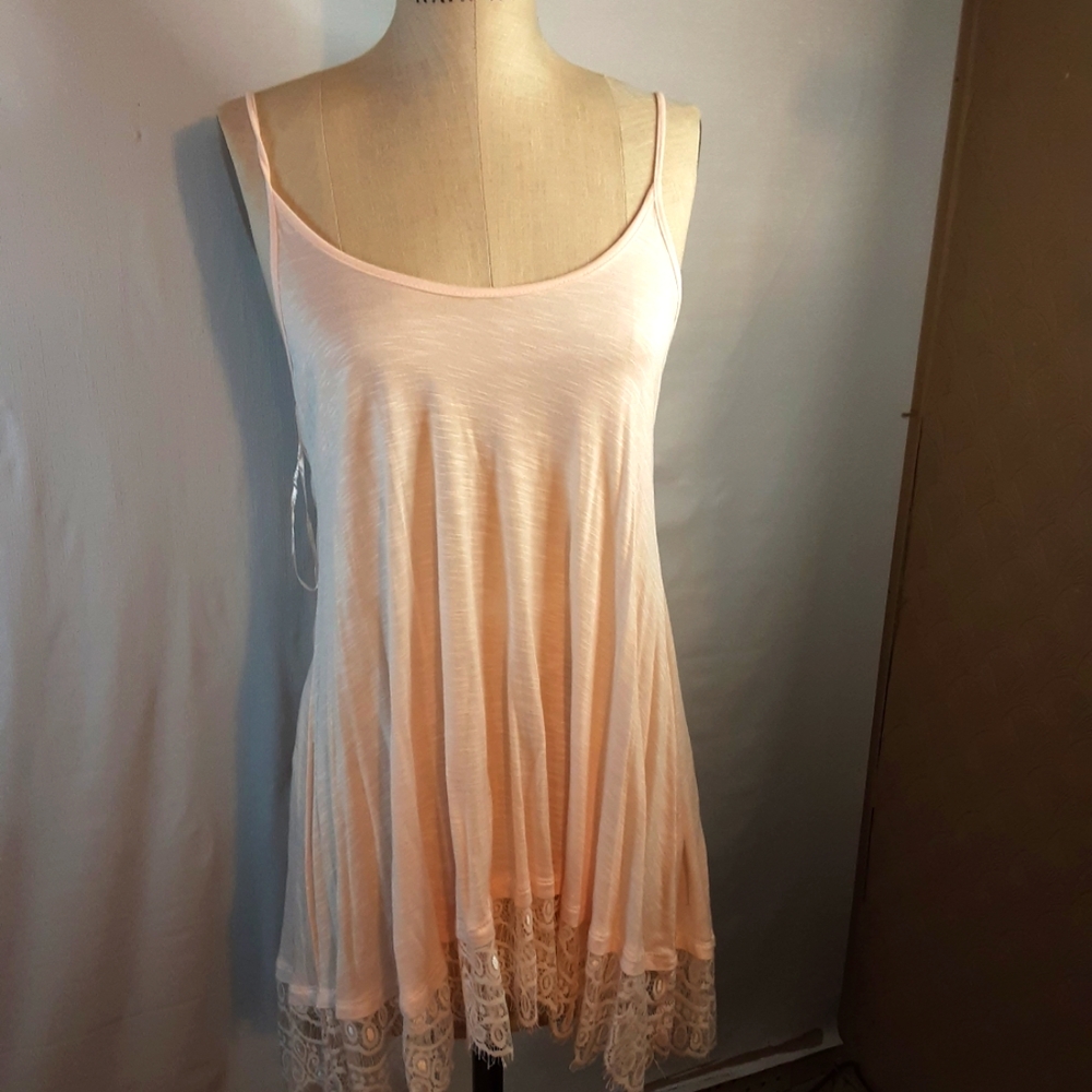 Freshman NWOT Pink Lace Top/Gown Size L